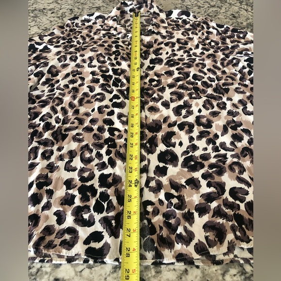 BIG DART Long Sleeve Button Front Shirt Top Size XL Leopard Print Brown Tan NWOT - Picture 11 of 16